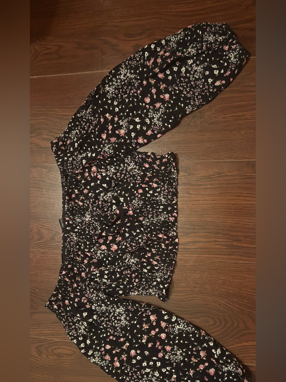 Forever 21 Black Floral Off-the-Shoulder Smocked Crop Top